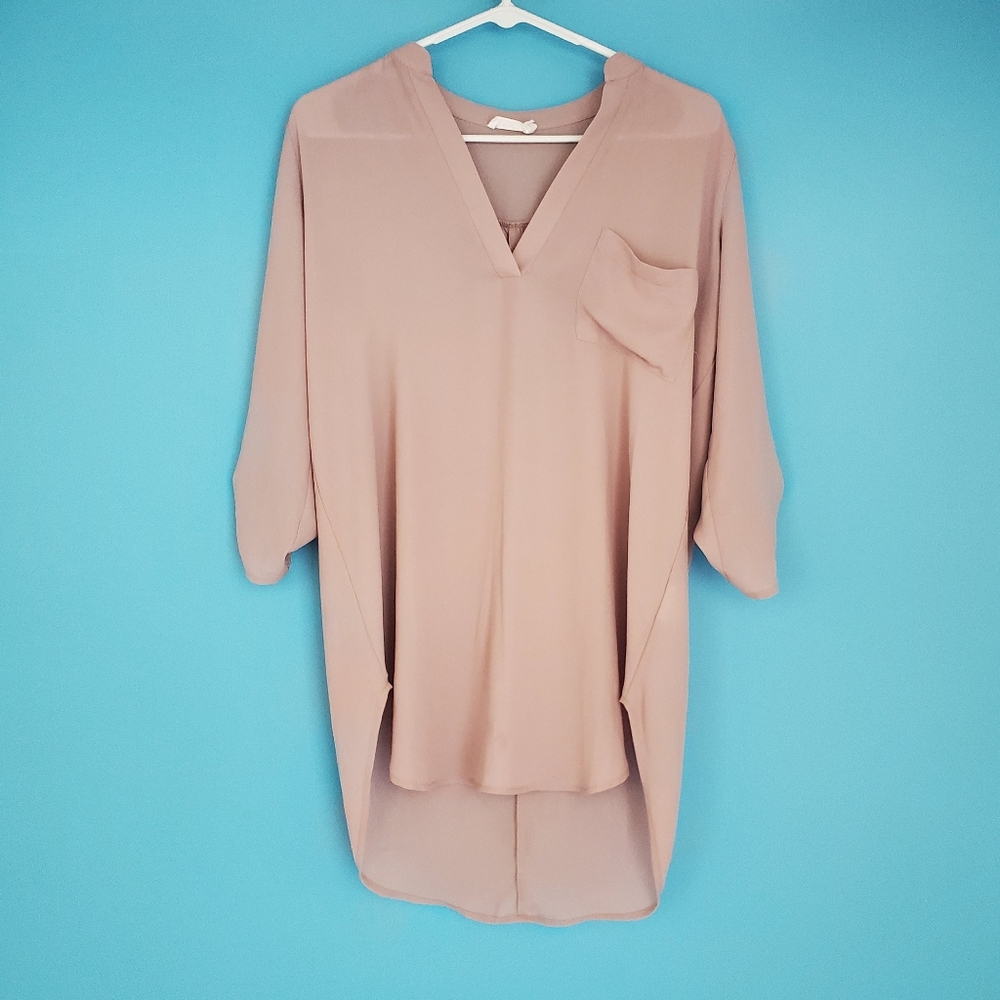 LUSH Blouse Size XS Pale Mauve V-Neck